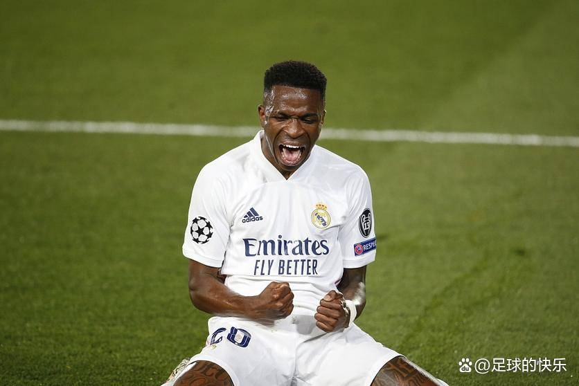 炸锅！维尼修斯国家德比被阿隆索换下后怒摔水瓶，场边黑脸引争议